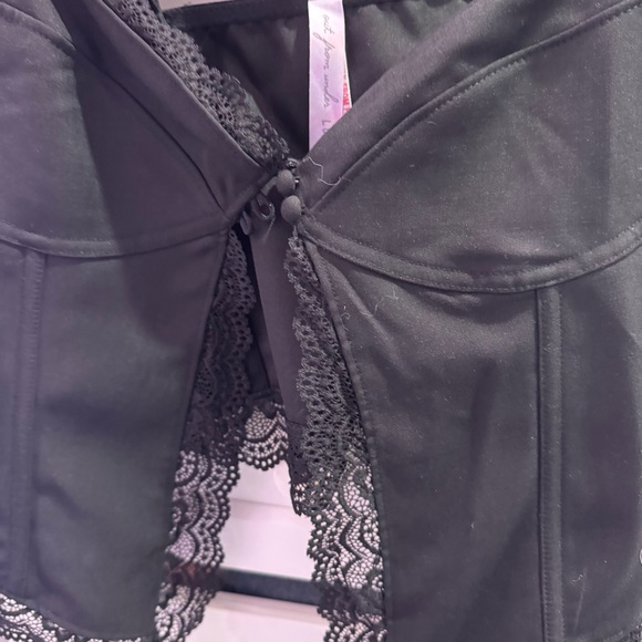 URBAN OUTFITTERS Out From Under Dolce Verano Corset Lace Embroidered Cami Top - Picture 5 of 9